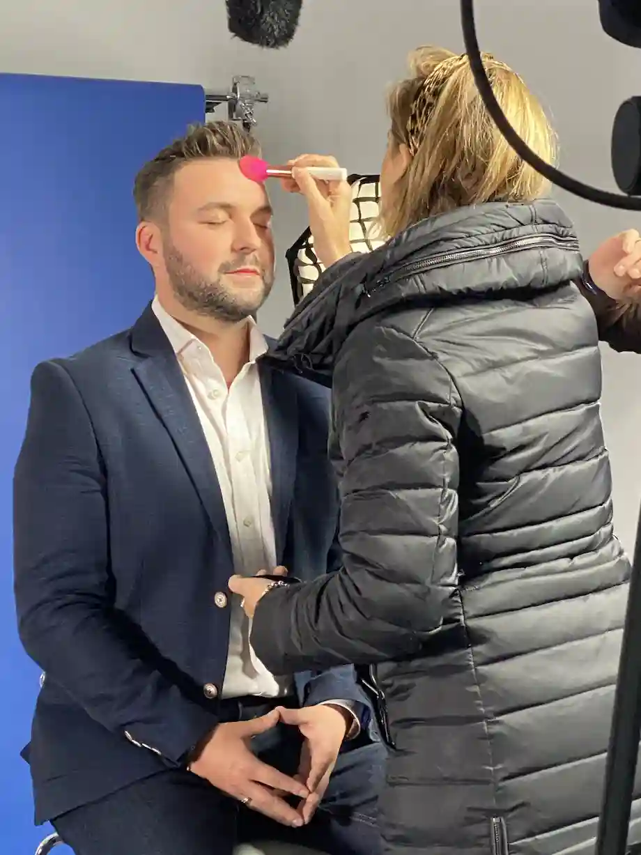 make-up artist at vmware barcelona trade show
