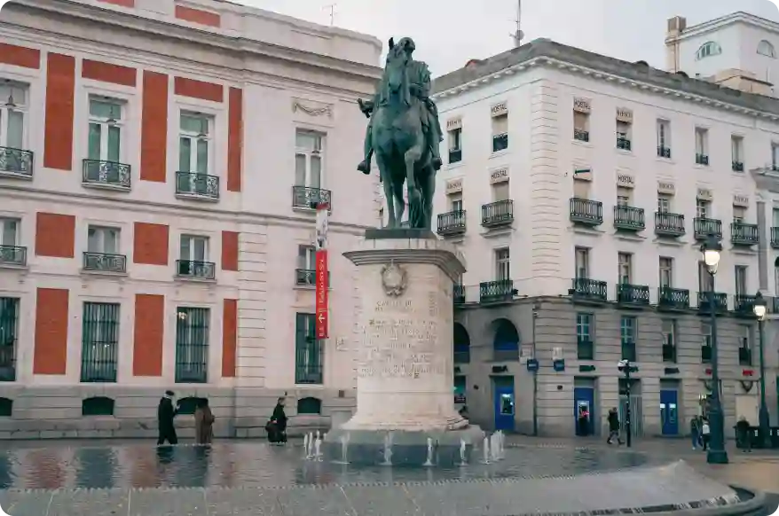 plaza del sol madrid cinematic view for video productions